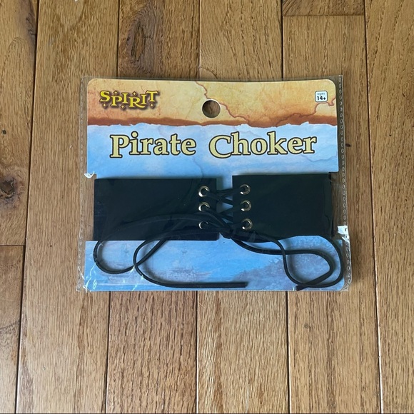 NWT SPIRIT HALLOWEEN PIRATE CHOKER NECKLACE - Picture 1 of 2
